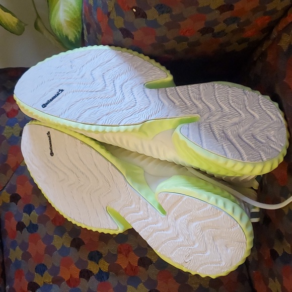 Addidas Alphabounce Instinct white and neon green super cool hard to find! - Picture 4 of 5